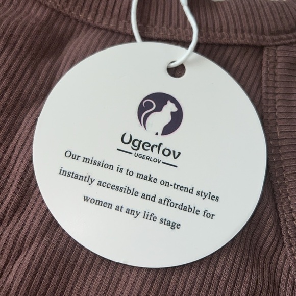 Ugerlov crop top- New - Picture 3 of 7